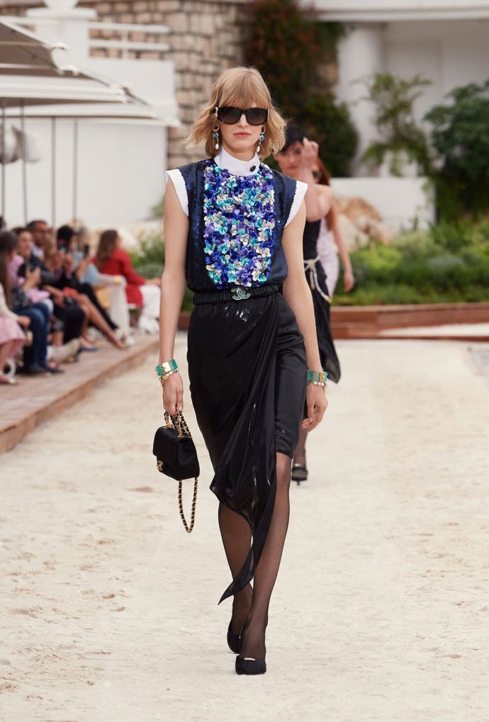  

CHANEL Cruise 2022/23 collection
