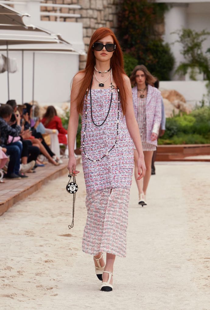  

CHANEL Cruise 2022/23 collection
