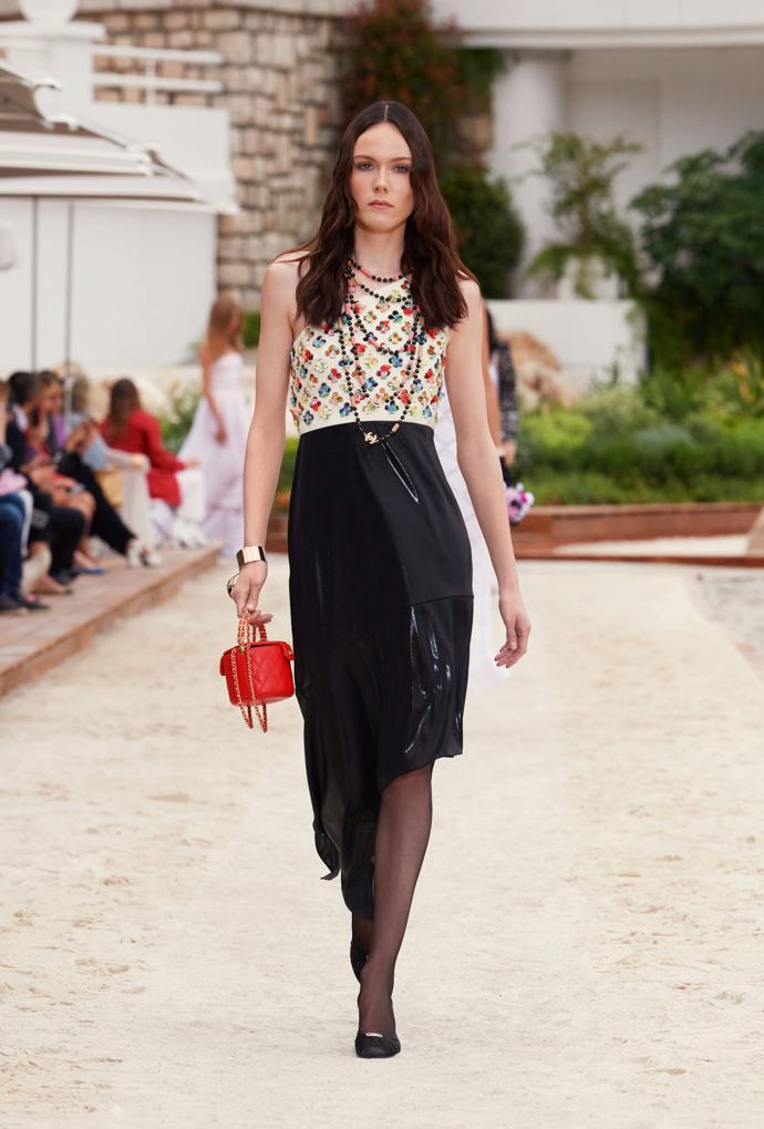  

CHANEL Cruise 2022/23 collection
