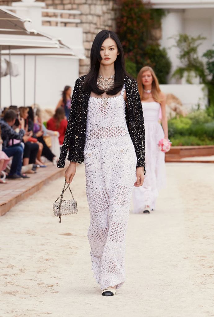  

CHANEL Cruise 2022/23 collection
