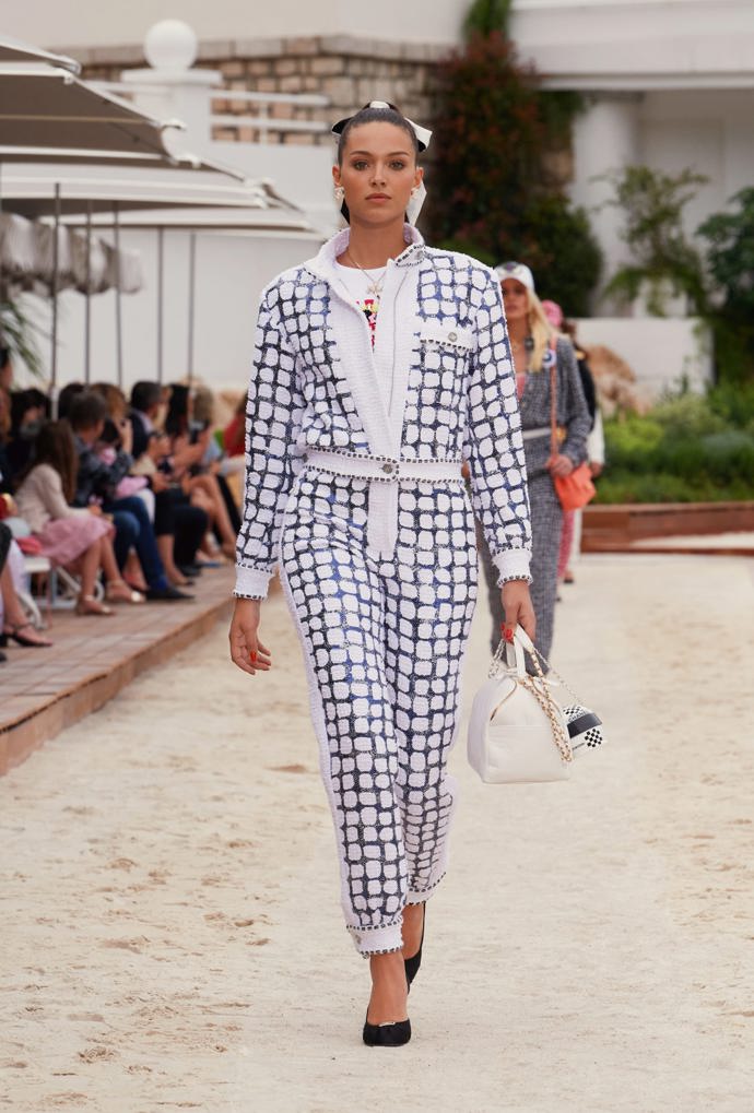  

CHANEL Cruise 2022/23 collection
