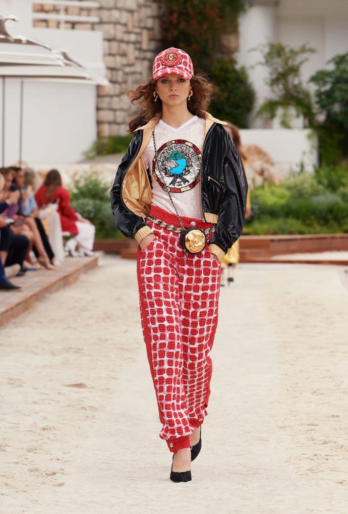  

CHANEL Cruise 2022/23 collection
