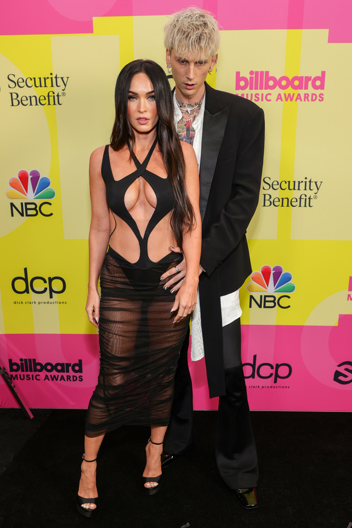  

Odvážný model od značky Mugler modelka a herečka oblékla také na předávání cen Billboard Music Awards.
