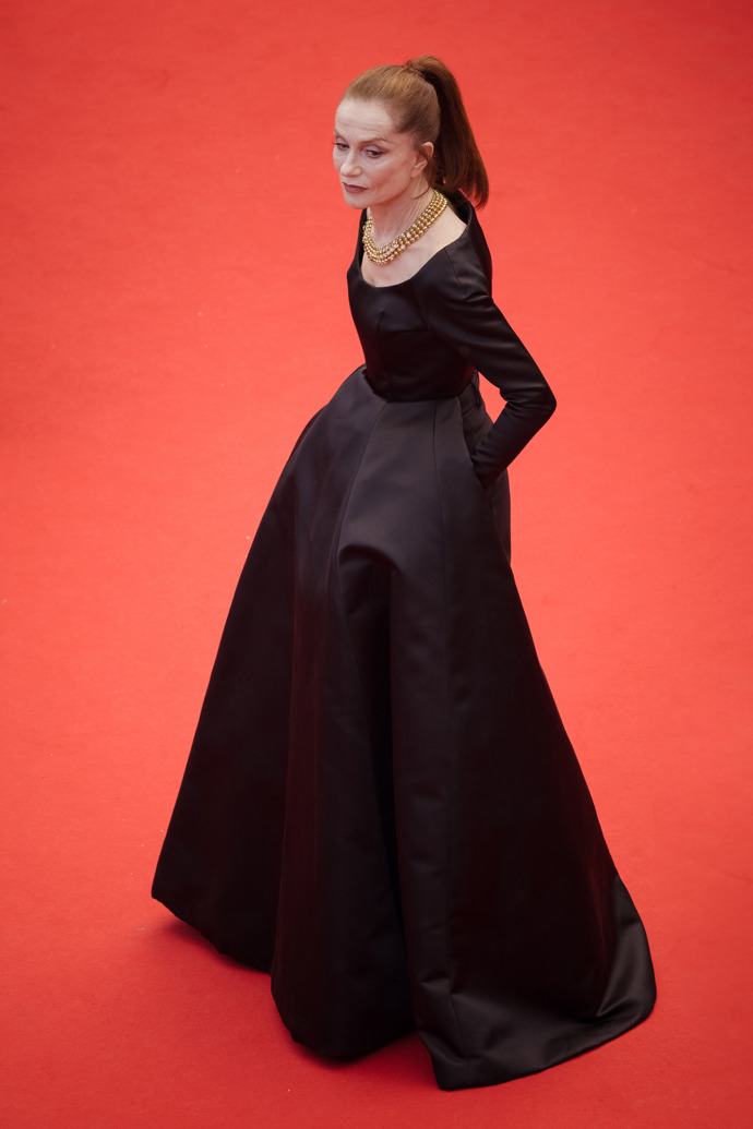  

Isabelle Huppert v róbě Balenciaga a špercích Cartier
