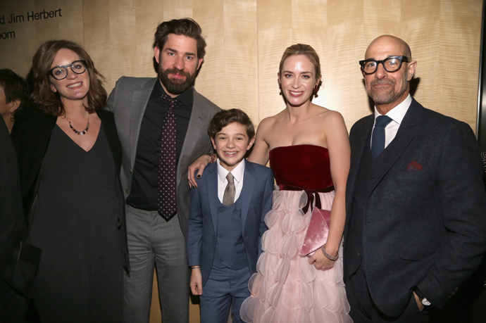 Herečka Emily Blunt pochází z početné rodiny. Hvězda filmů Tiché místo, Ďábel nosí Pradu či Dívka ve vlaku má tři sourozence – Felicity Blunt, Susannah Blunt a Sebastiana Blunta. Kromě Emily sklízí úspěch i Felicity, která působí jako literární agent. Taky Sebastian se živí jako herec.
Herečka Emily Blunt pochází z početné rodiny. Hvězda filmů Tiché místo, Ďábel nosí Pradu či Dívka ve vlaku má tři sourozence – Felicity Blunt, Susannah Blunt a Sebastiana Blunta. Kromě Emily sklízí úspěch i Felicity, která působí jako literární agent. Taky Sebastian se živí jako herec.