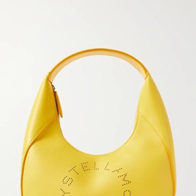  

Stella Logo Medium shoulder bag, Stella McCartney

Když se totiž s oteplováním setkáte s přáteli na skleničku pod širou oblohou, určitě upřednostníte kabelku, která je spíše pro zábavu než pro funkci. Je libo žlutý kousek z veganské kůže od Stelly McCartney?
