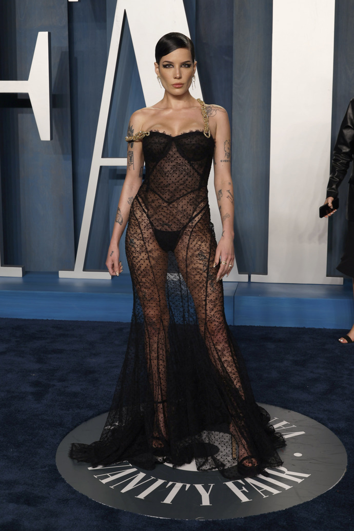  

Halsey
