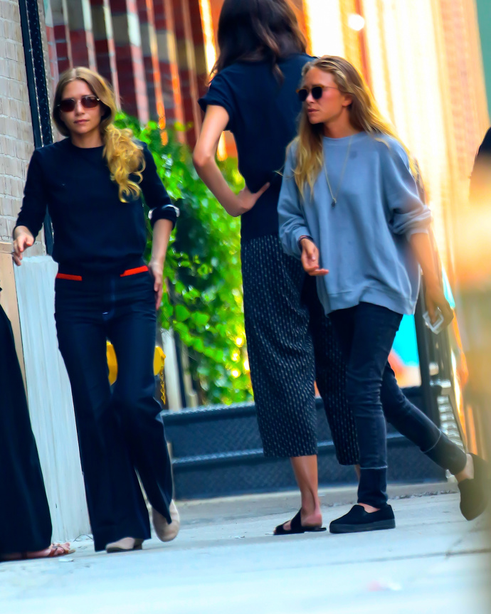  

Mary-Kate a Ashley Olsens v roce 2015
