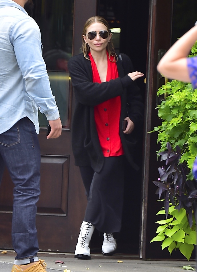  

Mary-Kate Olsen v roce 2017
