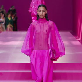 Valentino Ready to Wear Fall Winter 2022
Valentino Ready to Wear Fall Winter 2022