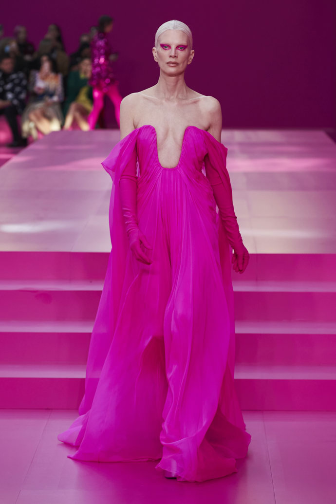  

Valentino Ready to Wear Fall Winter 2022
