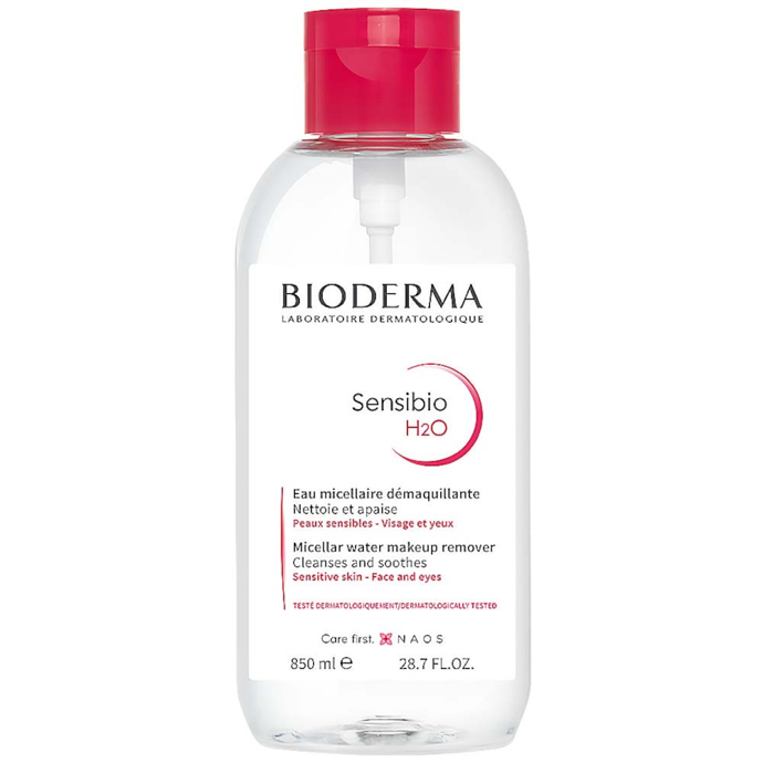 Bioderma Sensibio H2O - čisticí pleťová voda, micelární roztok pro citlivou pokožku, který odstraňuje i voděodolný make-up, 425 Kč, k dostání na www.chytralekarna.cz
