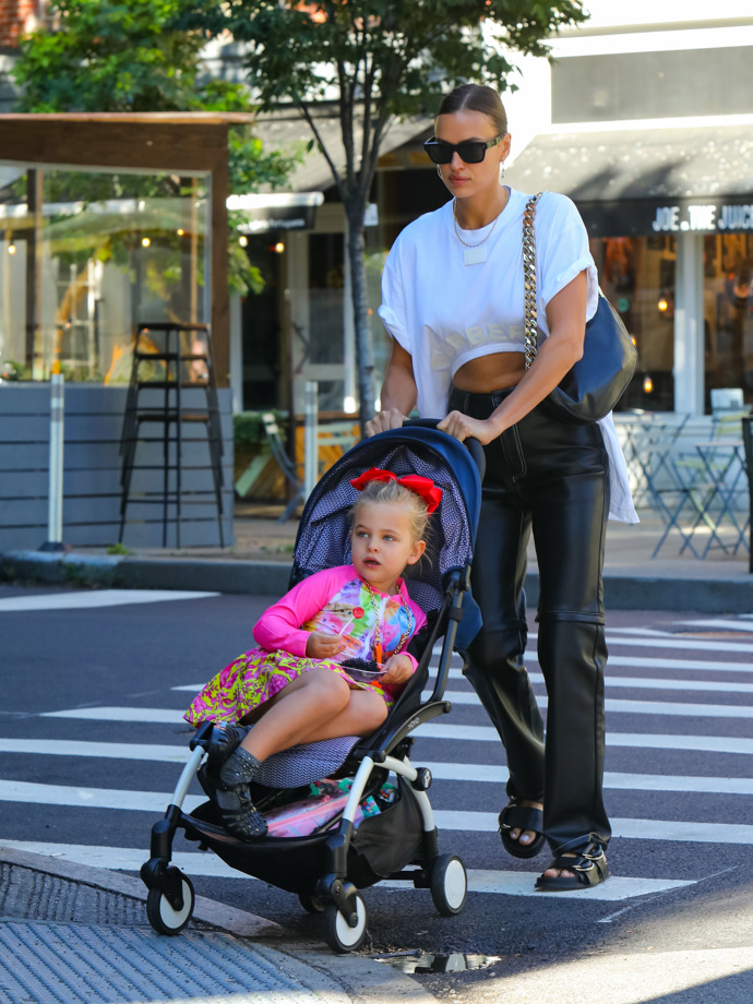 Irina Shayk a Lea Cooper
