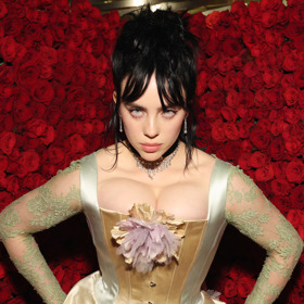 Billie Eilish na letošním Met Gala v róbě Gucci
Billie Eilish na letošním Met Gala v róbě Gucci