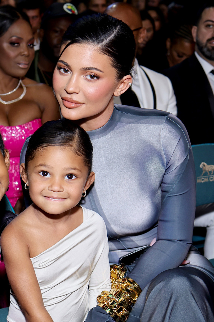 Stormi Webster a Kylie Jenner 
