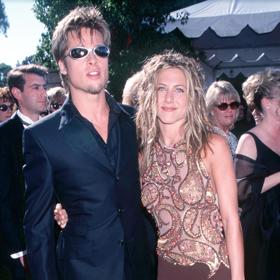 Brad Pitt a Jennifer Aniston na Emmy Awards v roce 1999
Brad Pitt a Jennifer Aniston na Emmy Awards v roce 1999