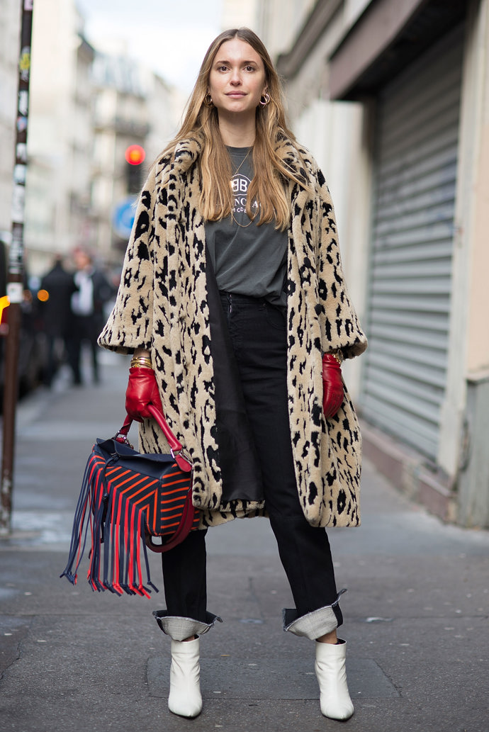  

Pernille Teisbaek

