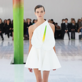  

Prohlédněte si kolekci LOEWE Spring/Summer 2023...
