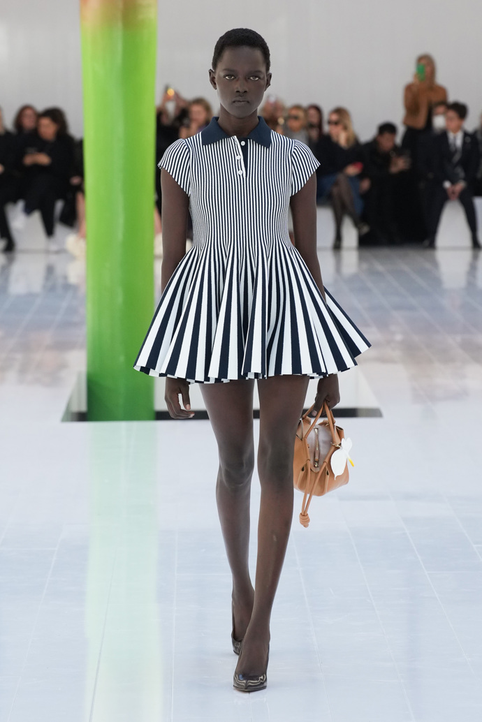  

Prohlédněte si kolekci LOEWE Spring/Summer 2023...
