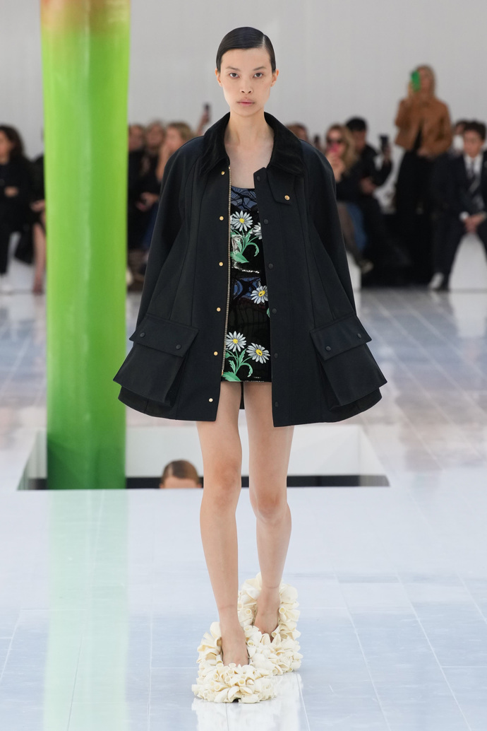  

Prohlédněte si kolekci LOEWE Spring/Summer 2023...
