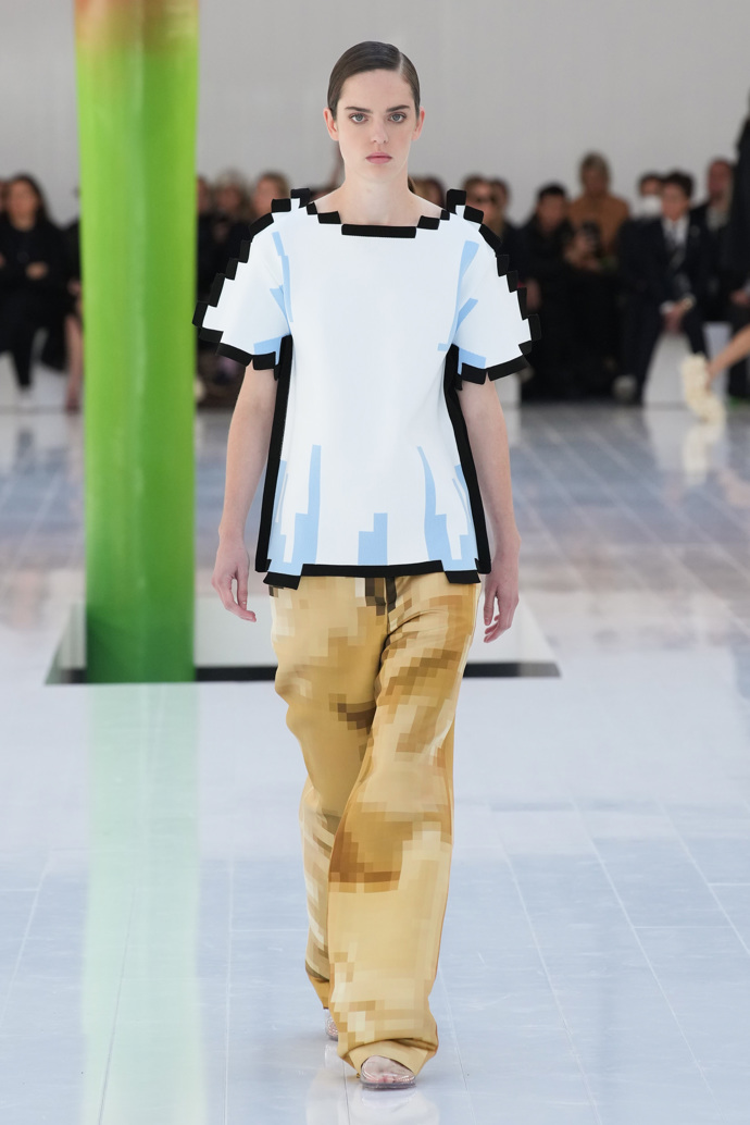  

Prohlédněte si kolekci LOEWE Spring/Summer 2023...

