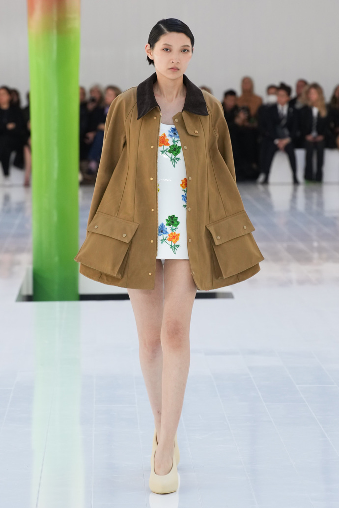  

Prohlédněte si kolekci LOEWE Spring/Summer 2023...
