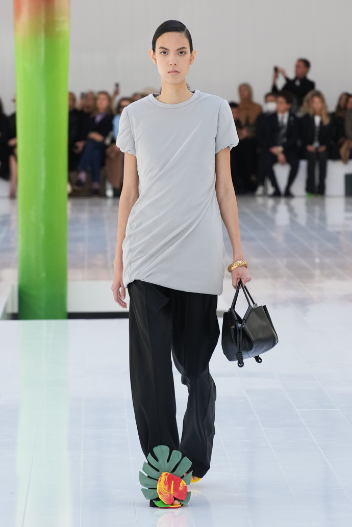  

Prohlédněte si kolekci LOEWE Spring/Summer 2023...
