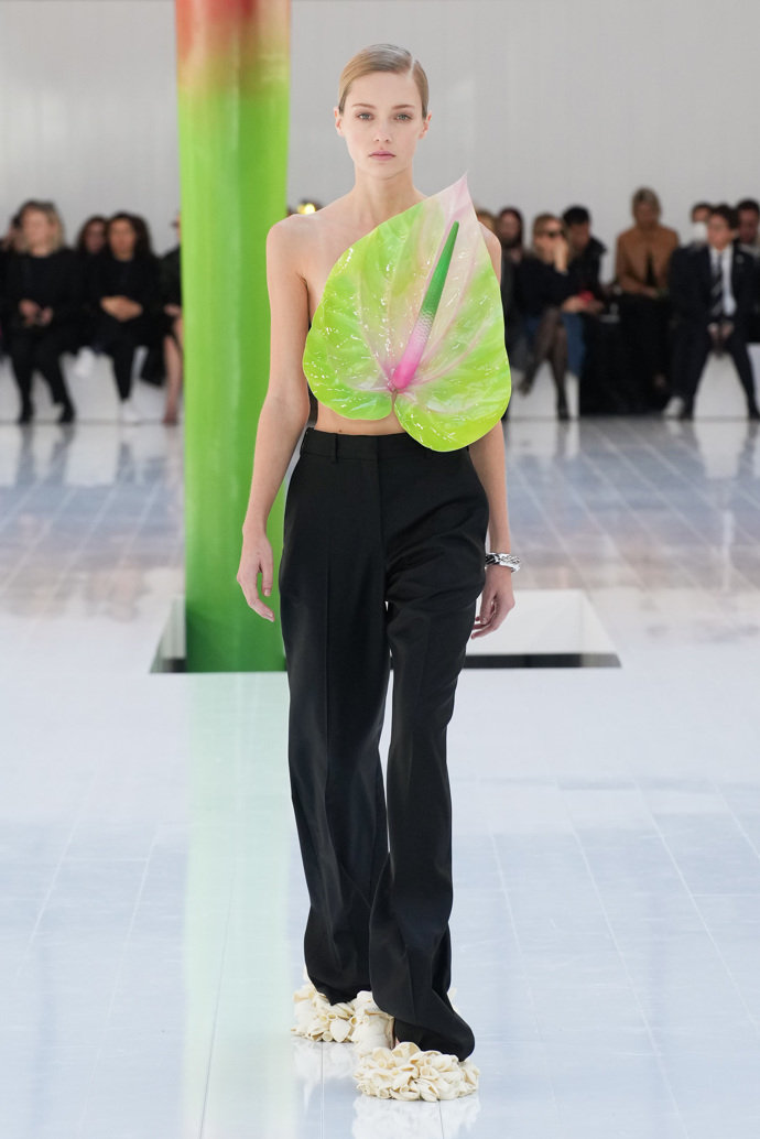  

Prohlédněte si kolekci LOEWE Spring/Summer 2023...
