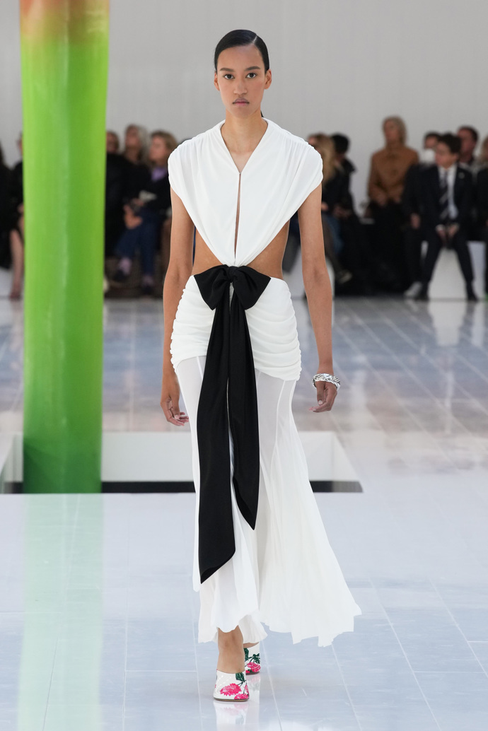  

Prohlédněte si kolekci LOEWE Spring/Summer 2023...
