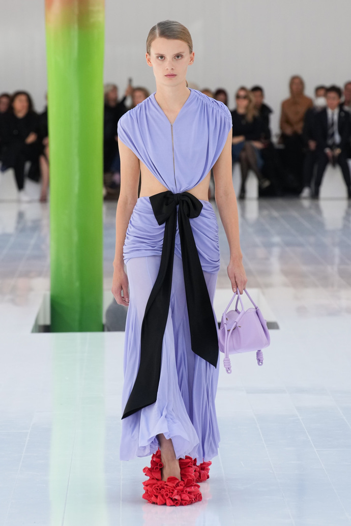  

Prohlédněte si kolekci LOEWE Spring/Summer 2023...
