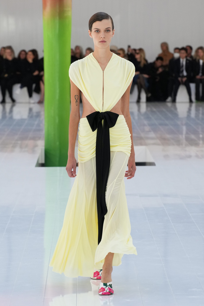  

Prohlédněte si kolekci LOEWE Spring/Summer 2023...
