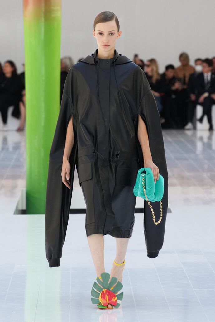  

Prohlédněte si kolekci LOEWE Spring/Summer 2023...
