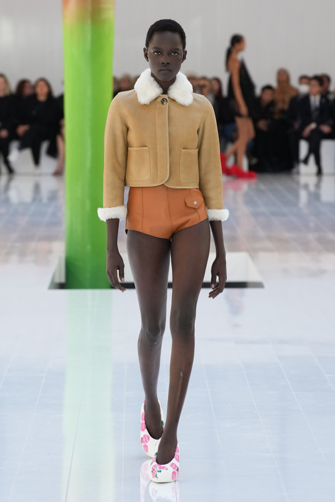  

Prohlédněte si kolekci LOEWE Spring/Summer 2023...
