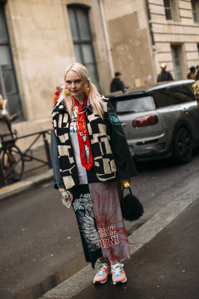  

To nejlepší z ulic pařížského fashion weeku
