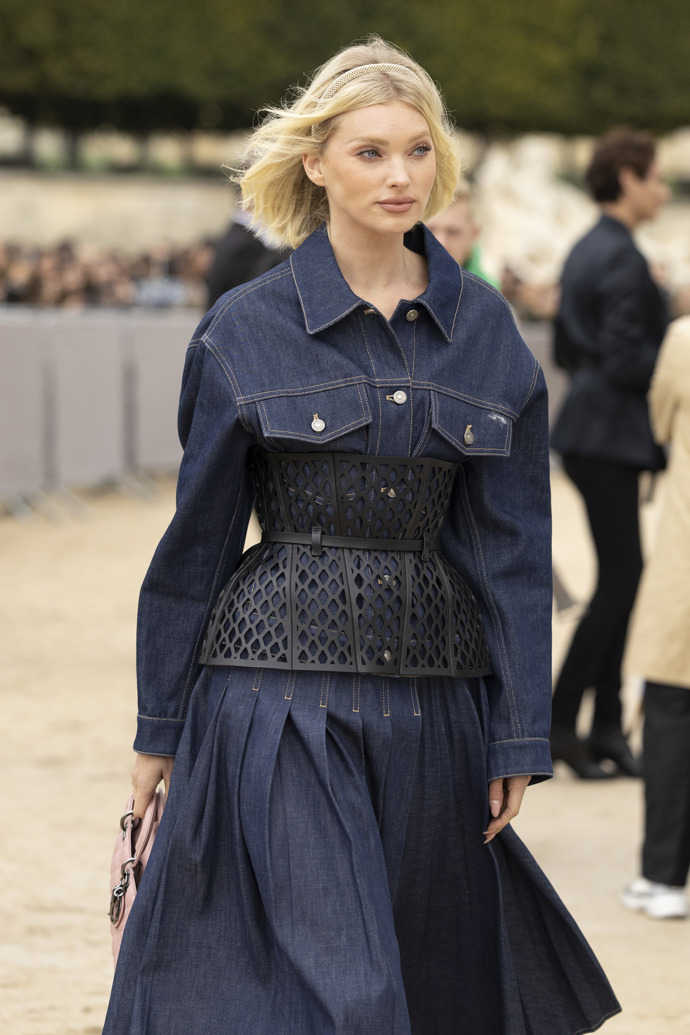  

To nejlepší z ulic pařížského fashion weeku
