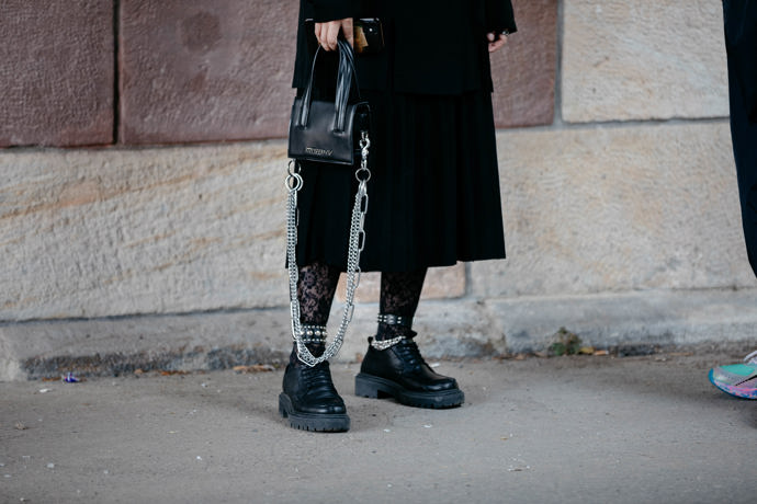  

MBPFW SS23
