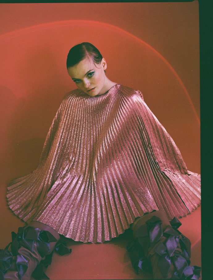 Sukně, Cedric Chalier; boty, Monika Zbikowska Couture
