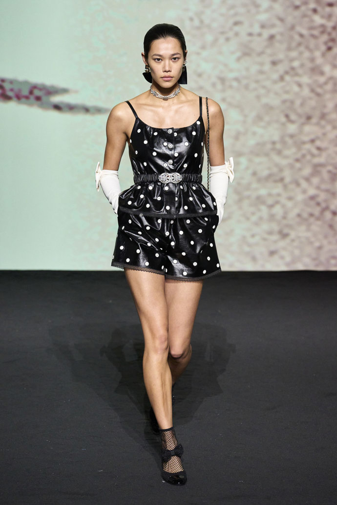 CHANEL Ready-to-Wear Spring/Summer 2023
CHANEL Ready-to-Wear Spring/Summer 2023