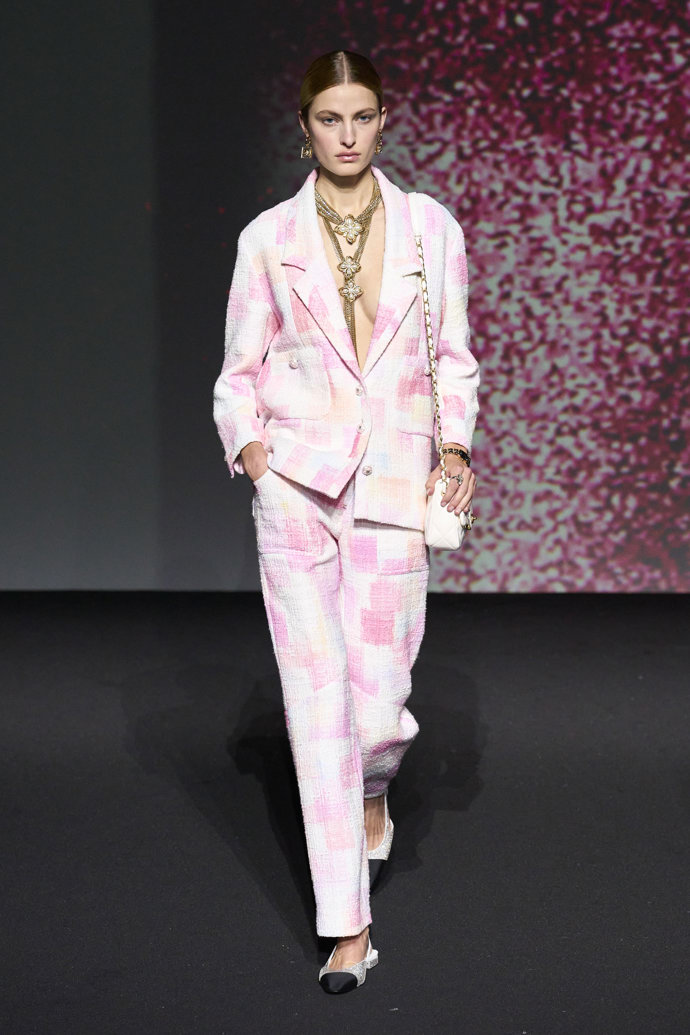 CHANEL Ready-to-Wear Spring/Summer 2023
CHANEL Ready-to-Wear Spring/Summer 2023