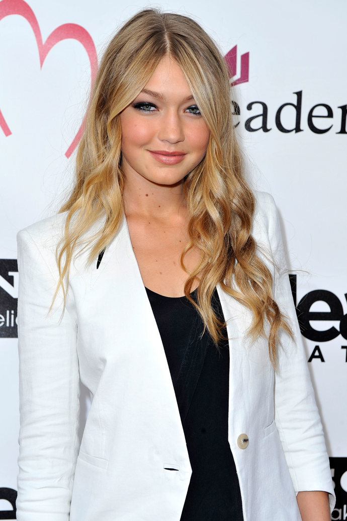  

Leonardovou nejnovější známostí má být Gigi Hadid, která byla několikrát spatřena v jeho společnosti. 
