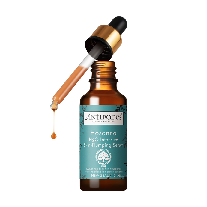 Hosanna H₂O Intensive Skin-Plumping Serum. Sérum na bázi vody, které podporuje tvorbu kolagenu, hydratuje a vypíná pleť. 
