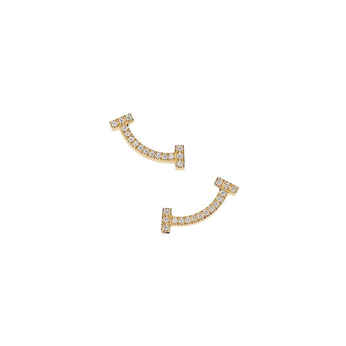 Tiffany's, náušnice s diamanty T Smile

