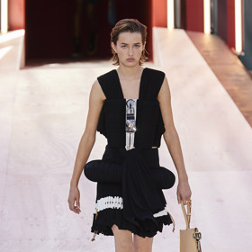 Prohlédněte si kolekci Louis Vuitton Spring/Summer 2023...
Prohlédněte si kolekci Louis Vuitton Spring/Summer 2023...