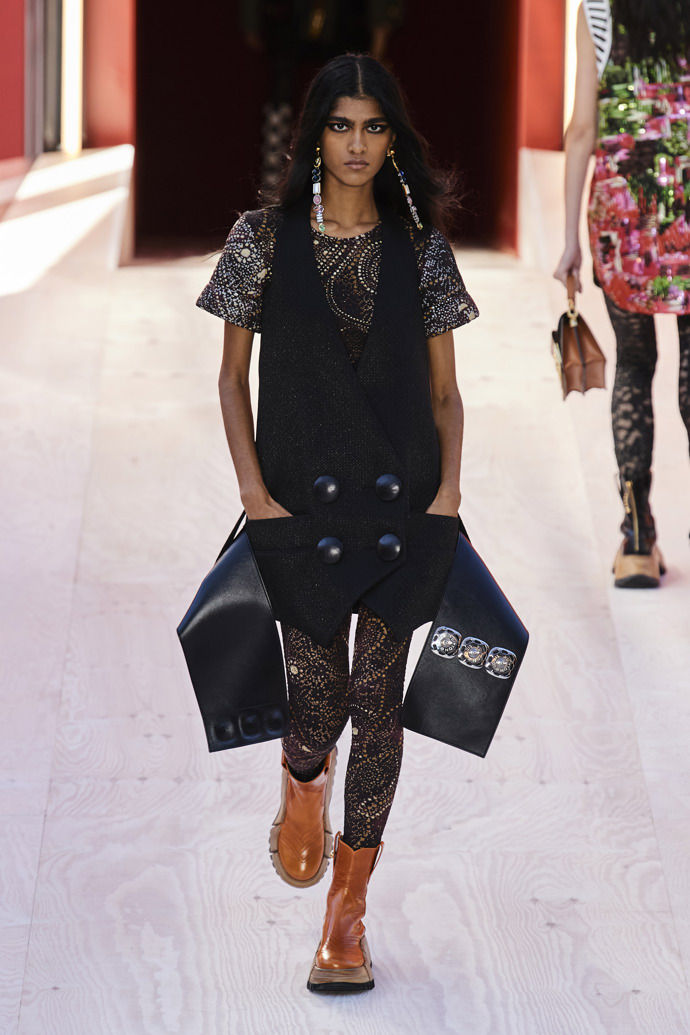 Prohlédněte si kolekci Louis Vuitton Spring/Summer 2023...
