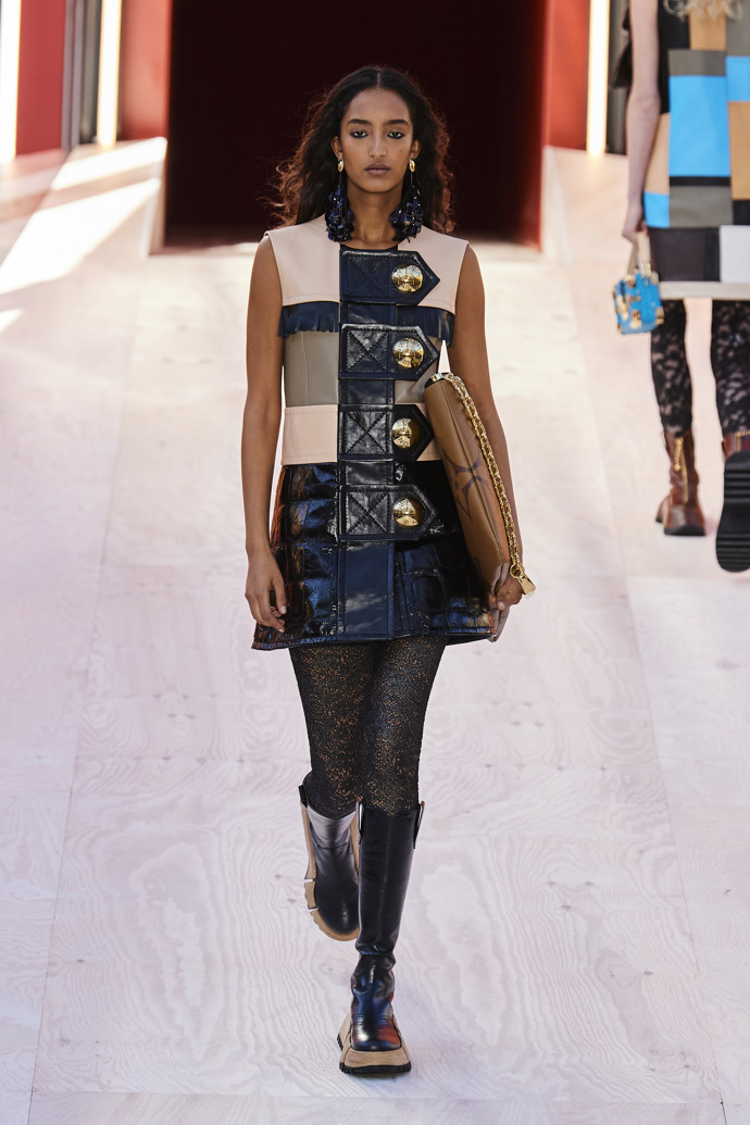 Prohlédněte si kolekci Louis Vuitton Spring/Summer 2023...
