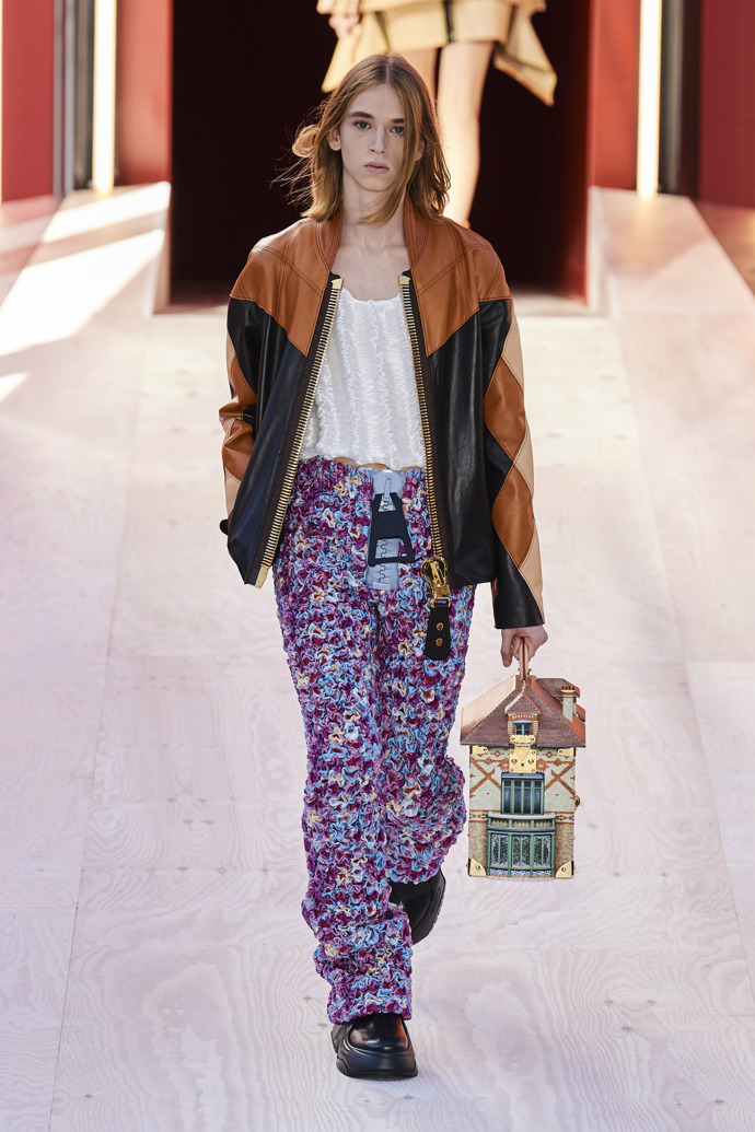Prohlédněte si kolekci Louis Vuitton Spring/Summer 2023...
