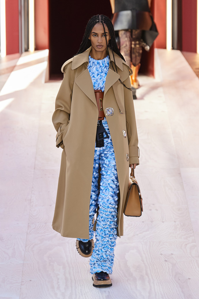 Prohlédněte si kolekci Louis Vuitton Spring/Summer 2023...
