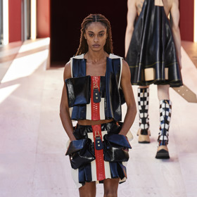 Prohlédněte si kolekci Louis Vuitton Spring/Summer 2023...
Prohlédněte si kolekci Louis Vuitton Spring/Summer 2023...