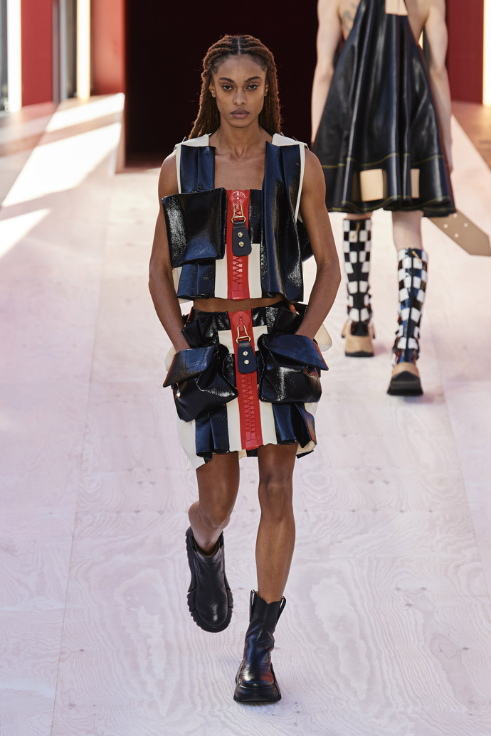 Prohlédněte si kolekci Louis Vuitton Spring/Summer 2023...
