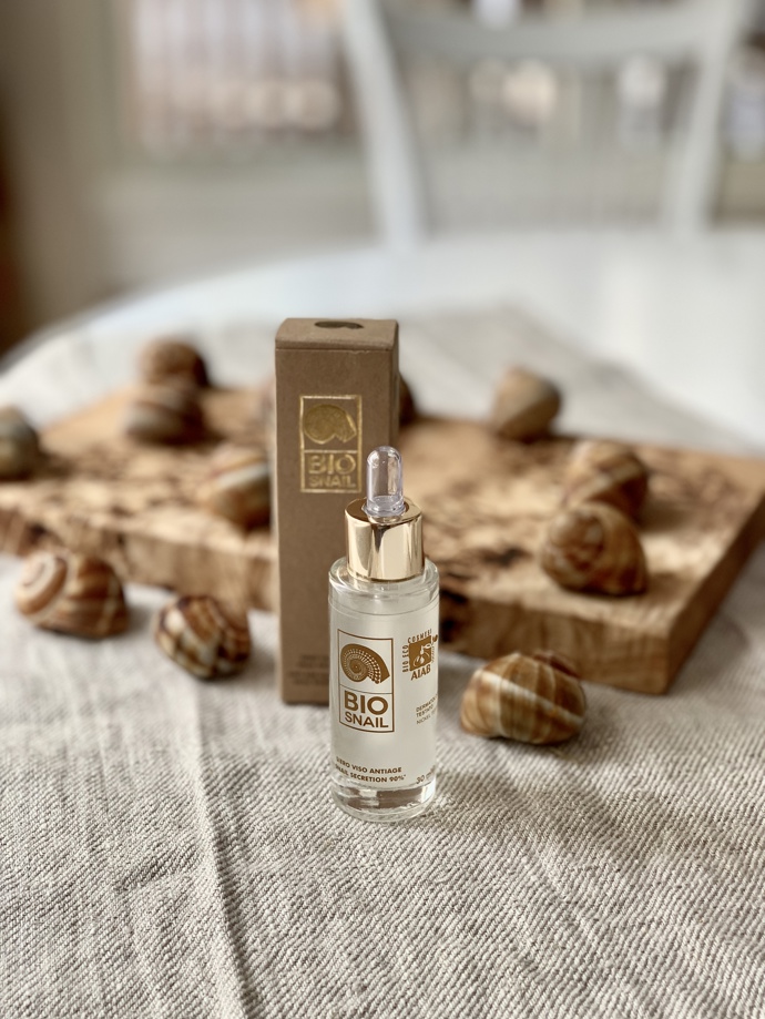 Sérum proti stárnutí pleti Bio Snail se šnečím slizem, Damibio, 1339 Kč
